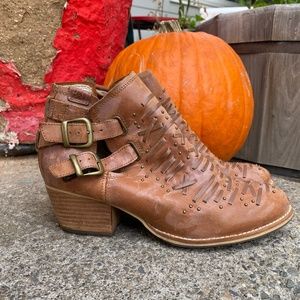 Caterpillar Cheyenne ankle boots, like new